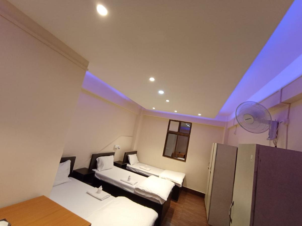 امفال Oyo Thangal Hotel المظهر الخارجي الصورة