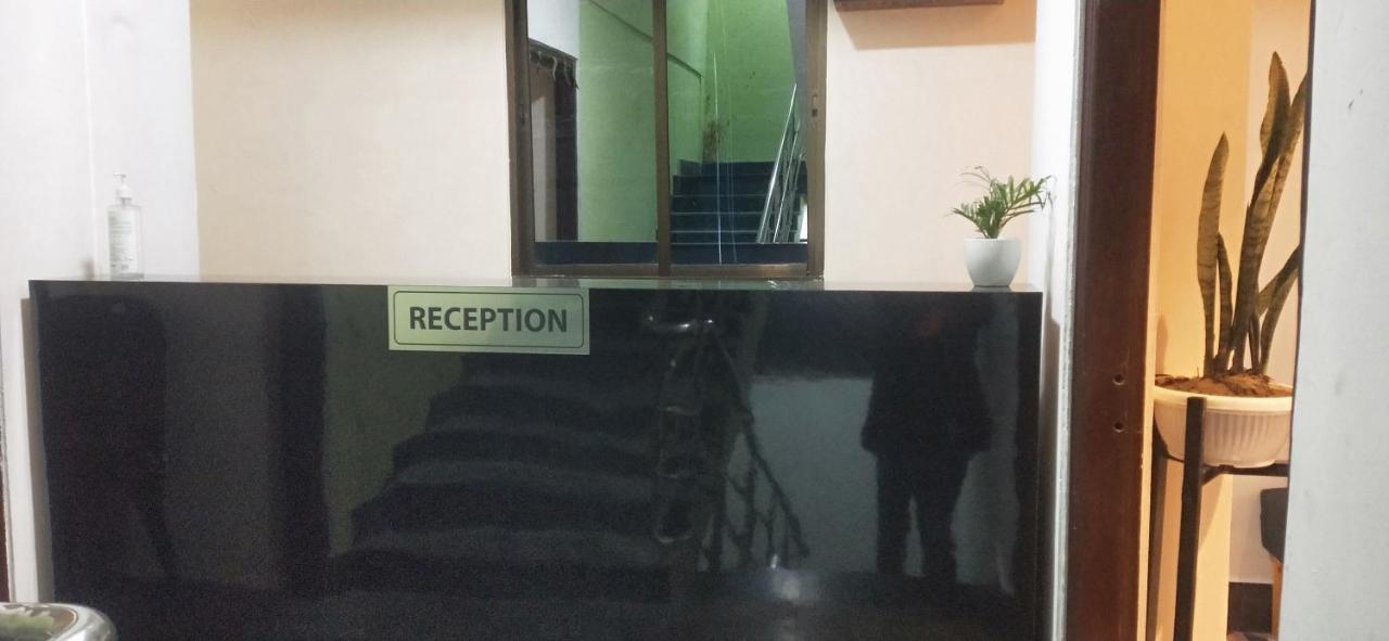 امفال Oyo Thangal Hotel المظهر الخارجي الصورة